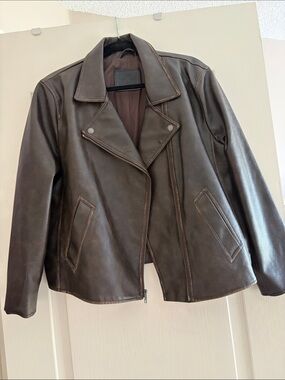 Signature by Levi Strauss ladies stressed  Brown Leather Jacket. XL NEW